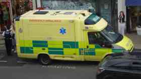 NHS hospitals must meet A&E targets, Hunt says 
