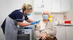 High street pharmacies to begin delivering jabs