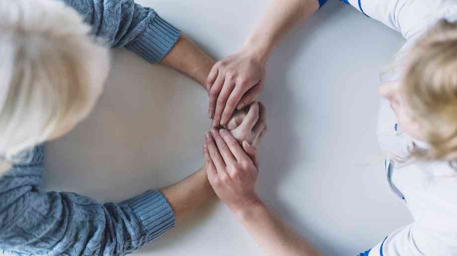 Lack of visitors has detrimental effect on patient recovery