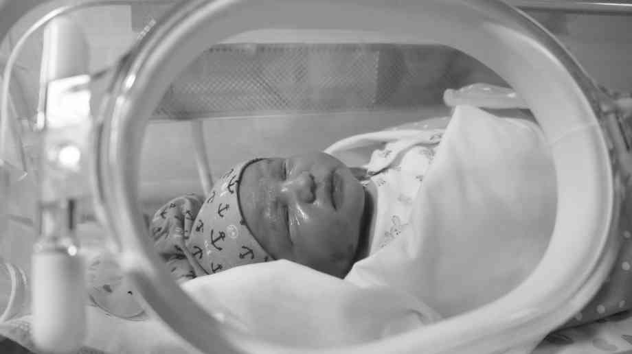 Families should feel supported when child is born preterm: NICE
