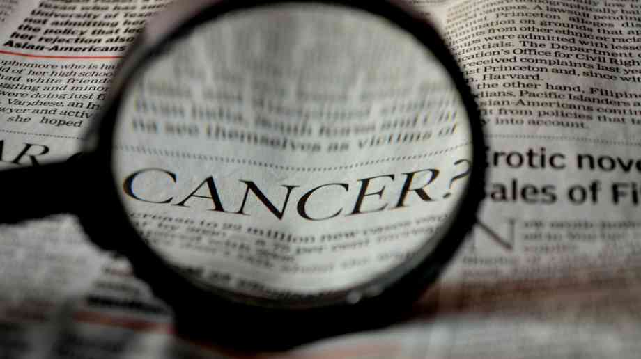 Men and women encouraged to have home cancer test