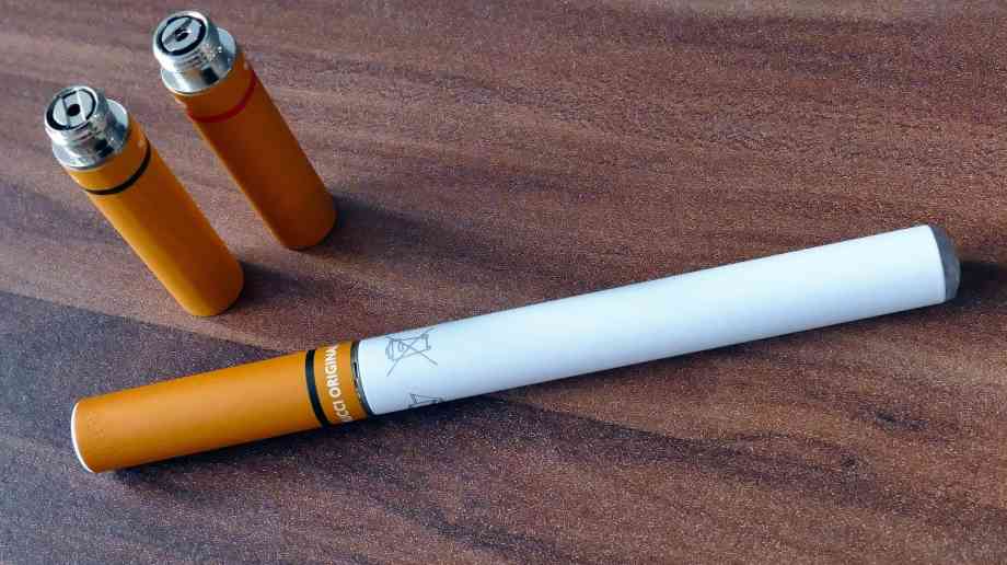 More than three million Brits now vaping