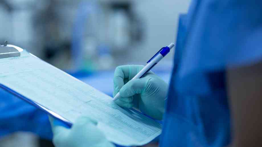 BMA calls for urgent review of PPE guidance