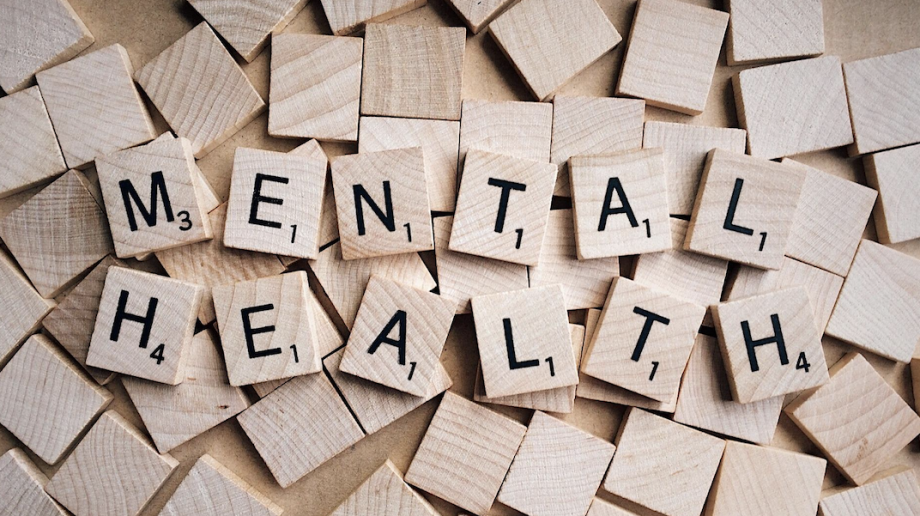 Scrabble tiles spelling Mental Health