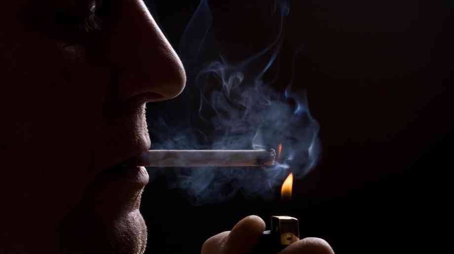 Financial rewards to stop smoking could save NHS billions